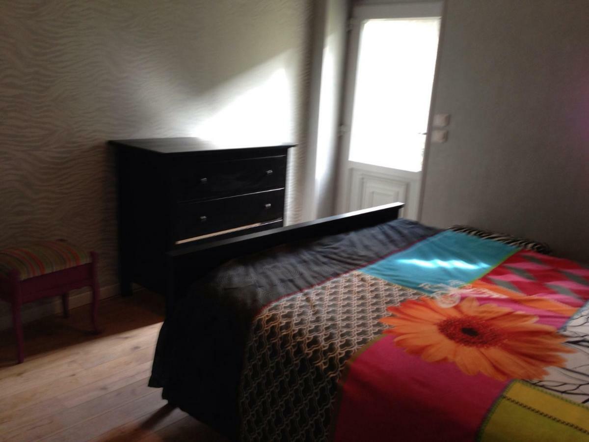 Holiday home Les Douillets De *