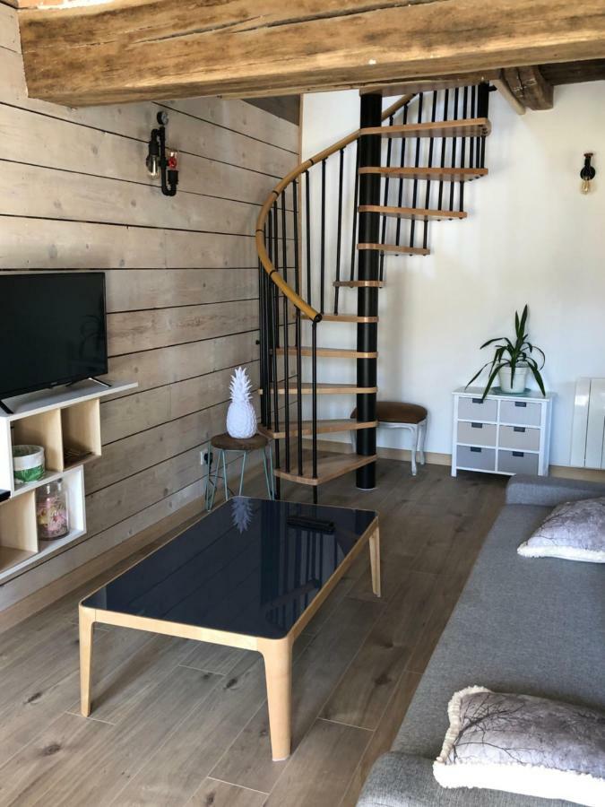 Holiday home Les Douillets De *